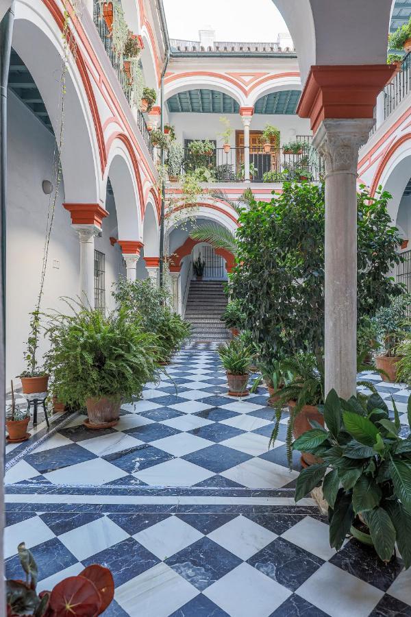 Apt. Casa Palacio Santa Cruz Cathedral Views - Seville Exterior photo